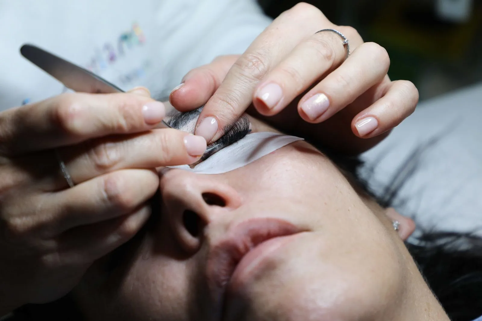 How to Care for Lash Extensions Between Refills